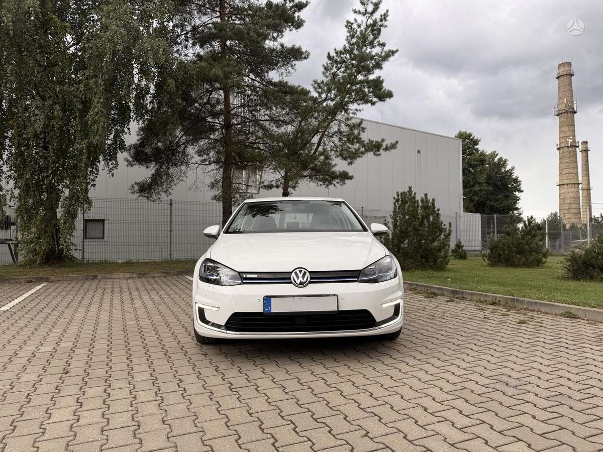 Volkswagen Golf - 8