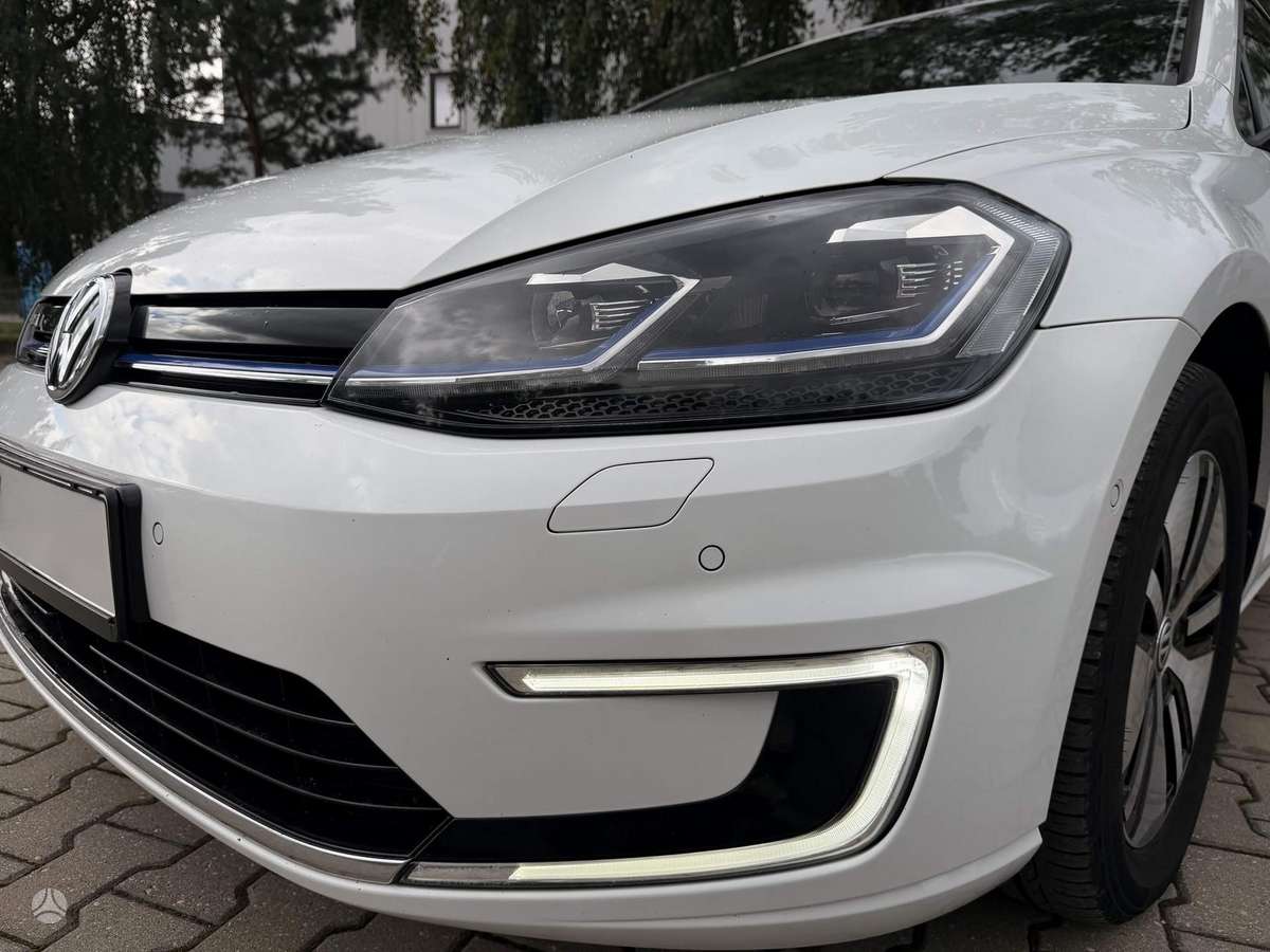 Volkswagen Golf - 9