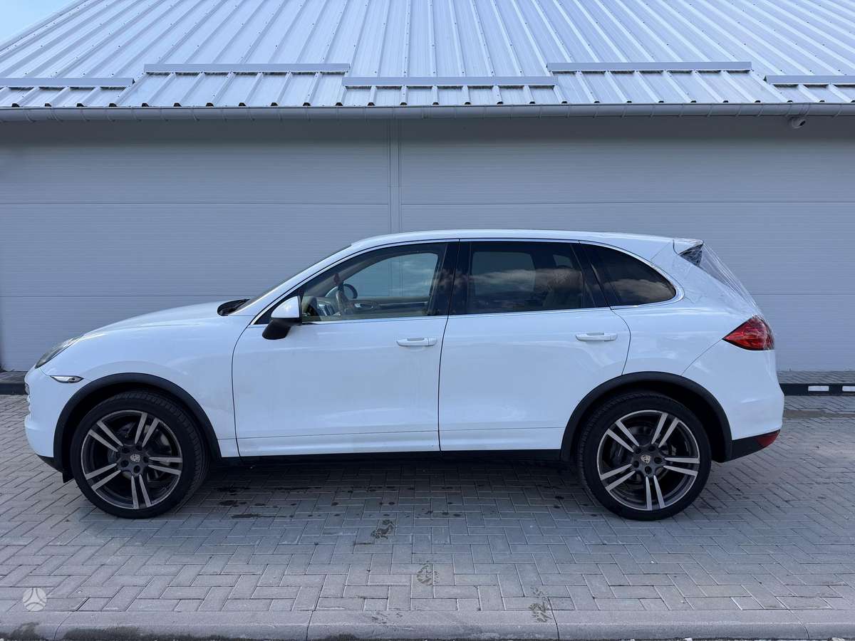Porsche Cayenne - 5