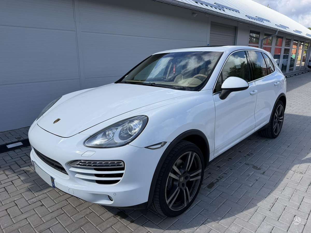 Porsche Cayenne - 2
