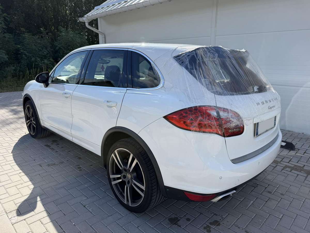 Porsche Cayenne - 7