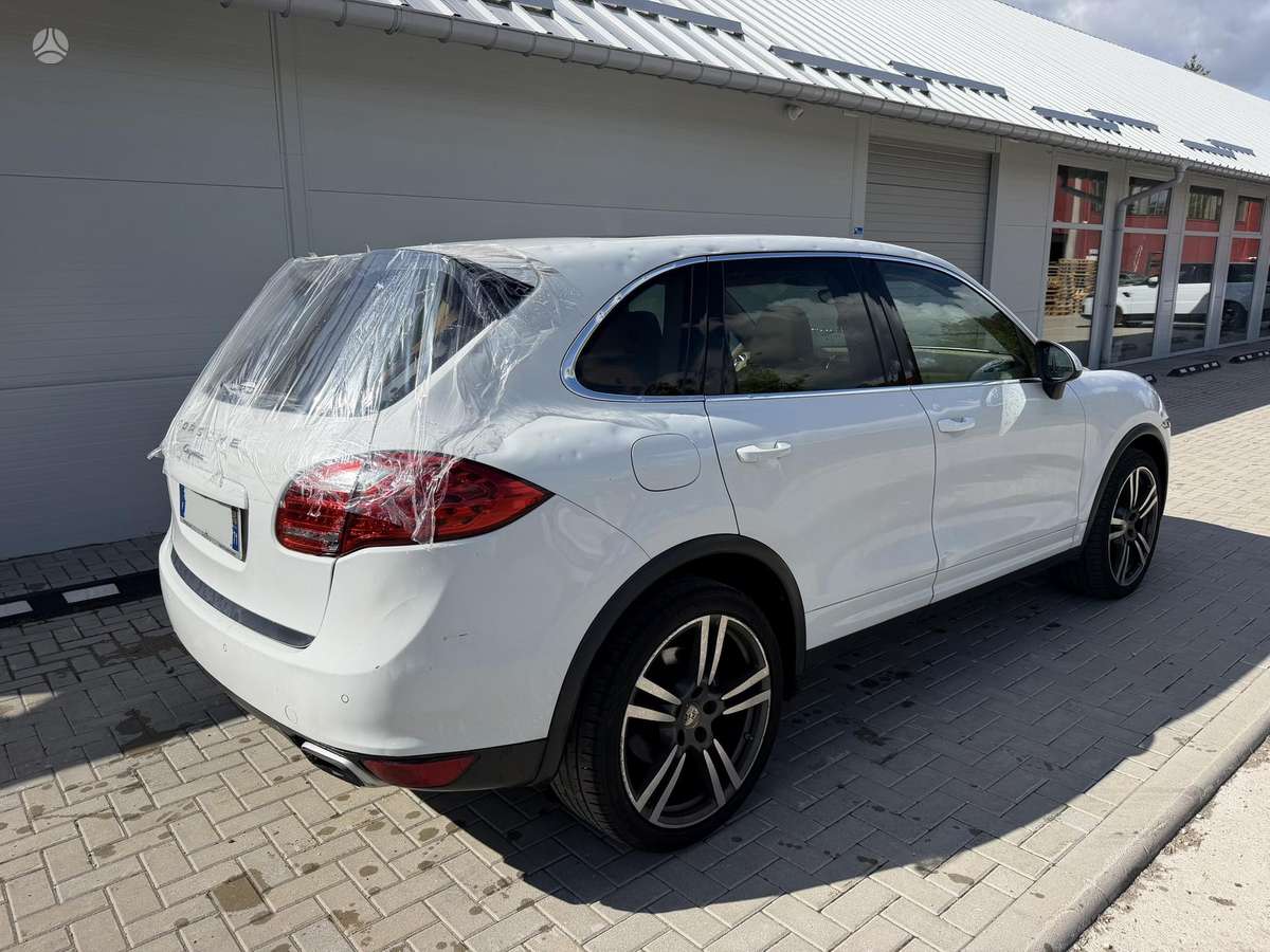 Porsche Cayenne - 9