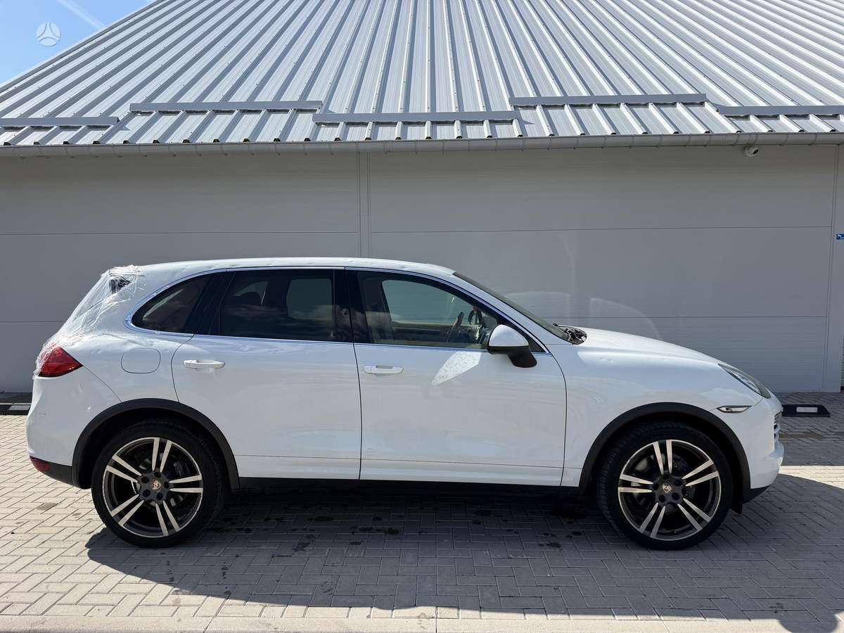 Porsche Cayenne - 6