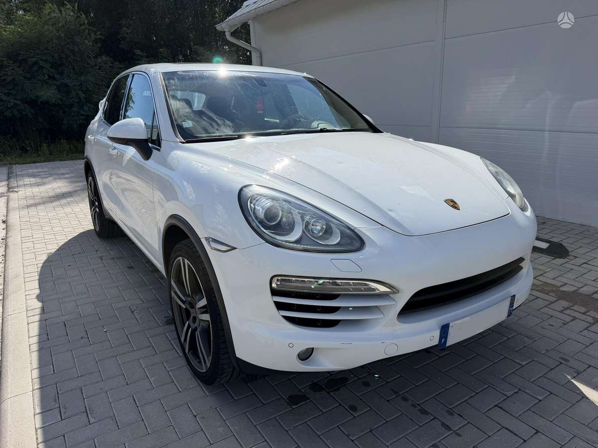 Porsche Cayenne - 1