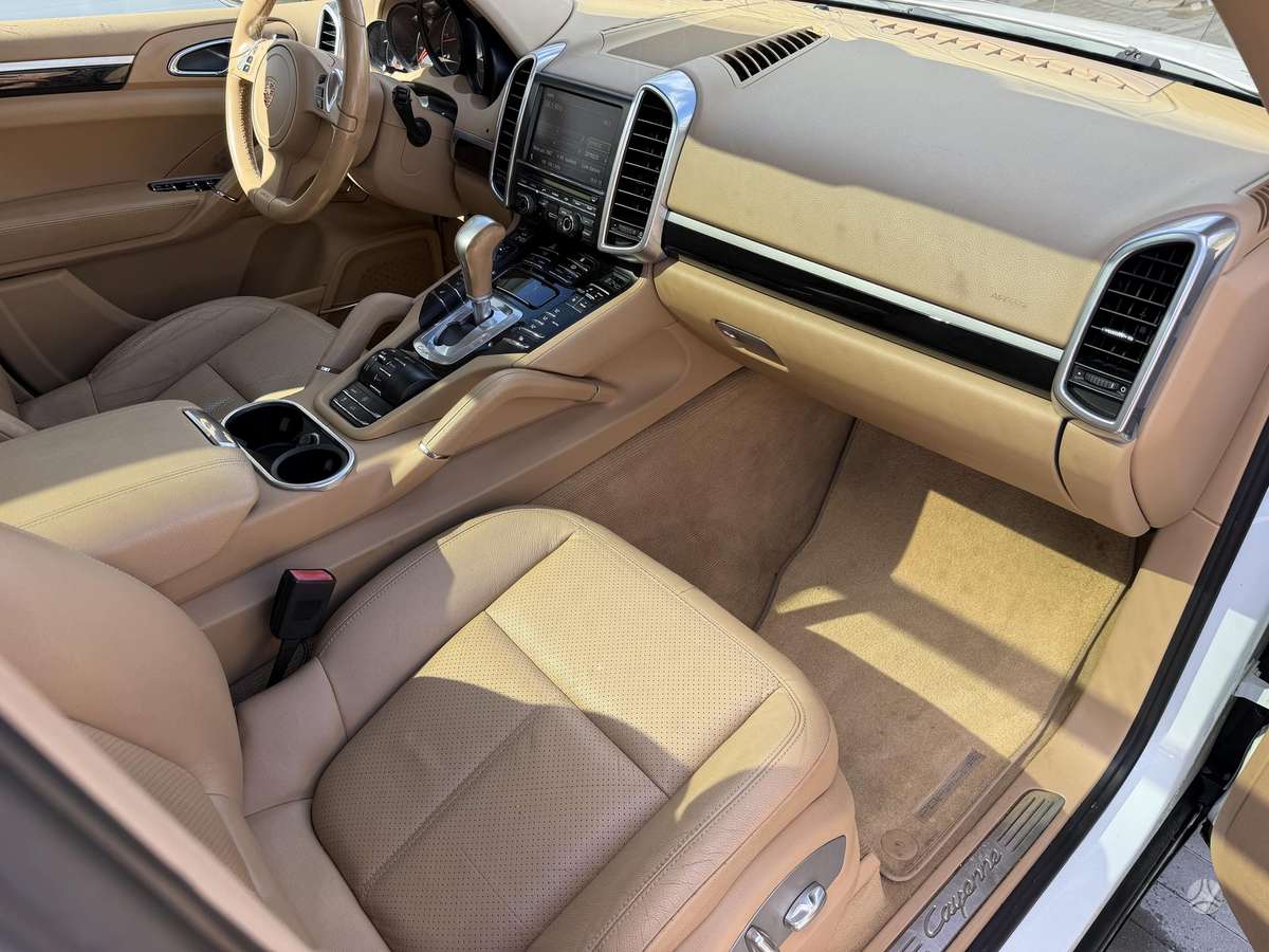 Porsche Cayenne - 11