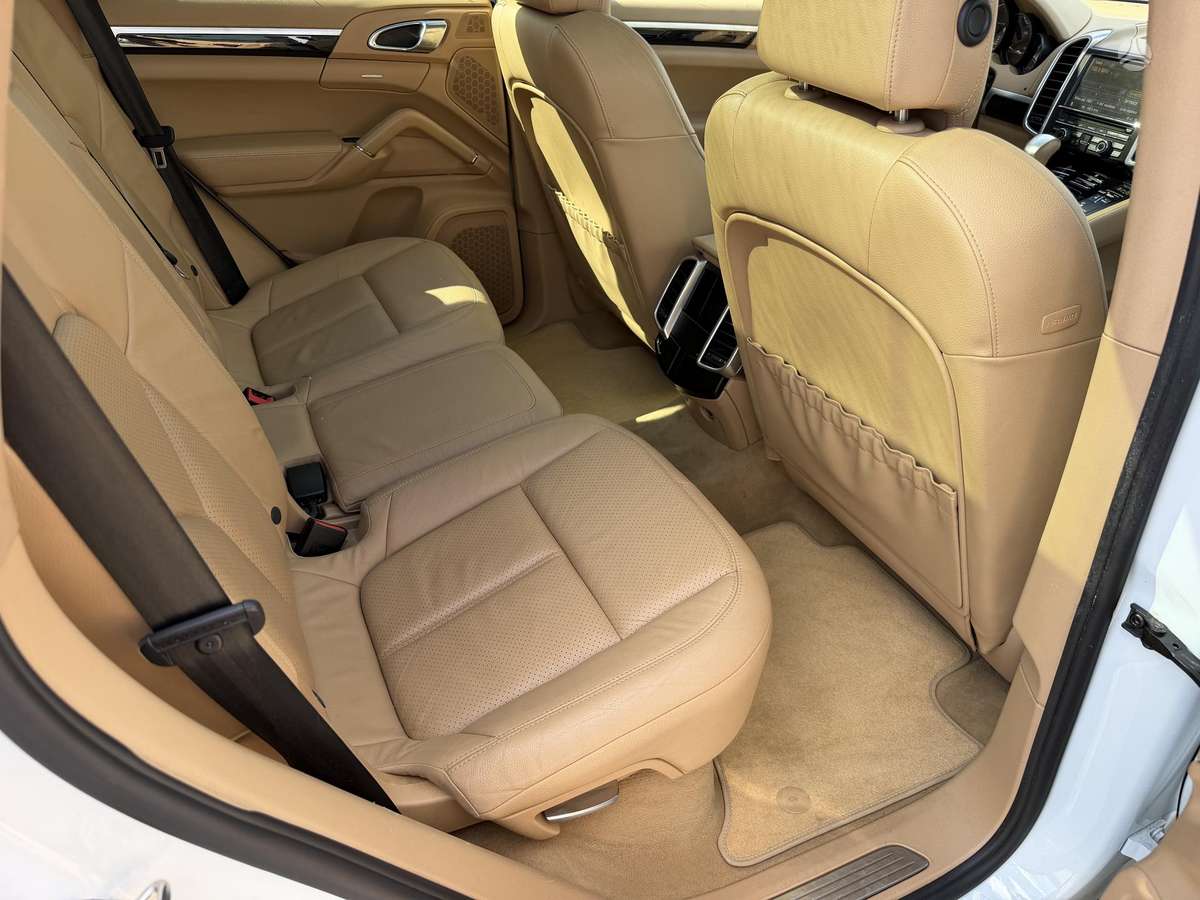 Porsche Cayenne - 12