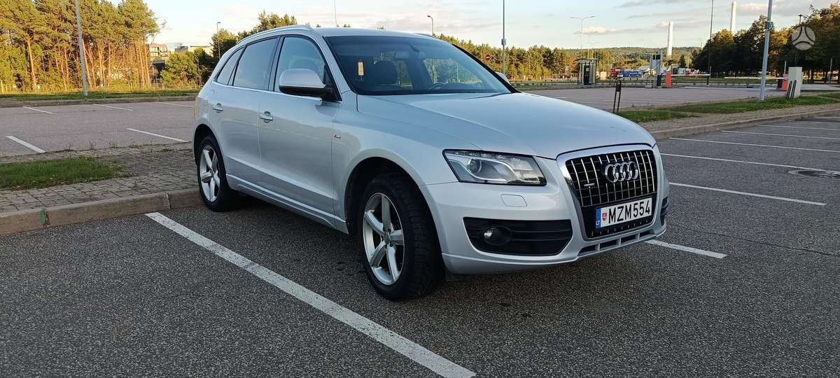 Audi Q5, 2.0 l., off-road / crossover