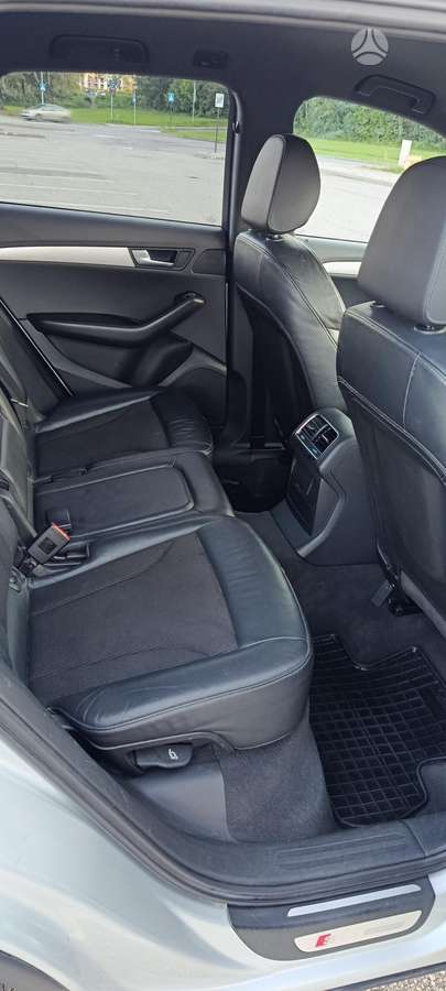 Audi Q5, 2.0 l., off-road / crossover
