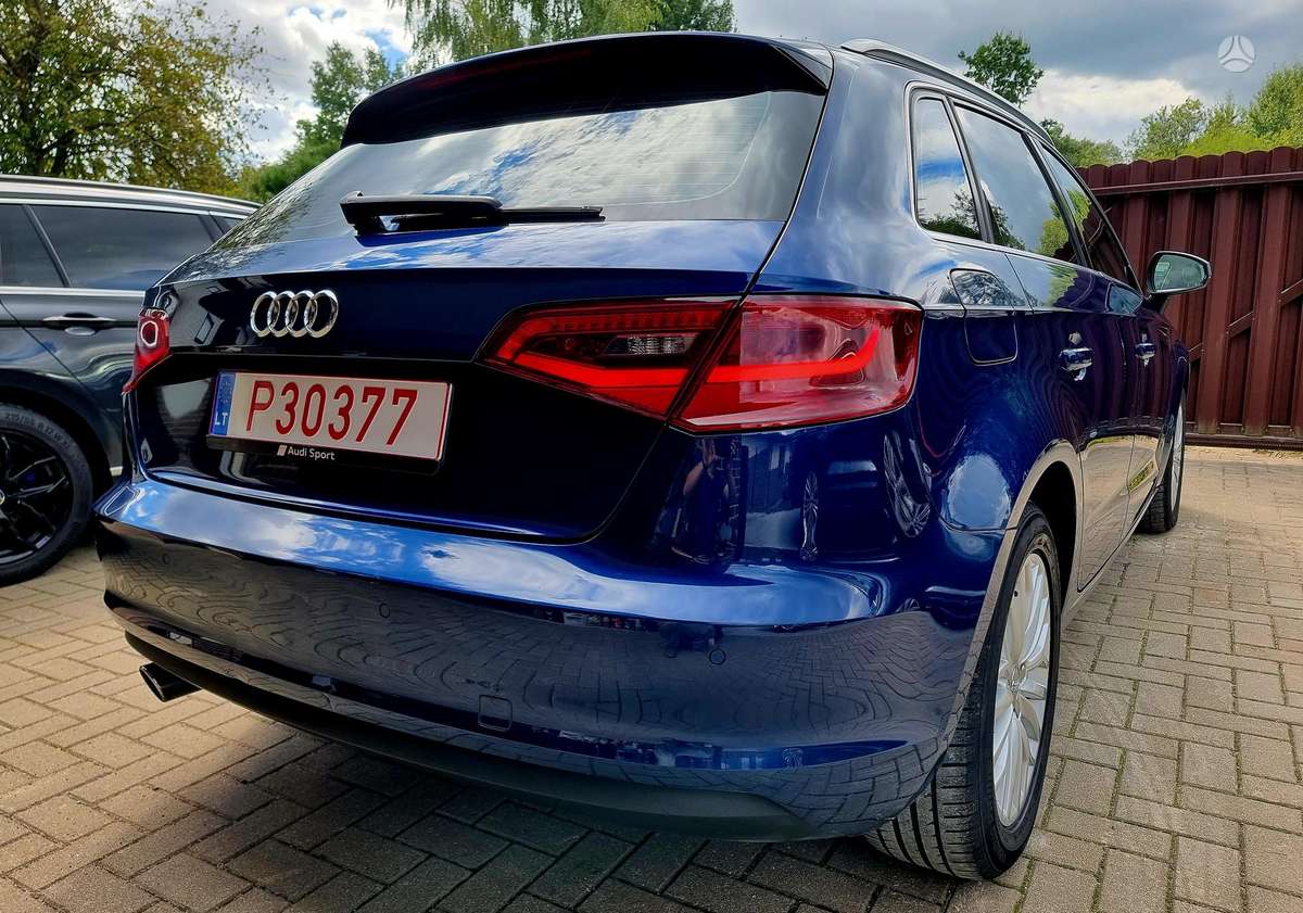 Audi A3, 1.6 l., Хэтчбек
