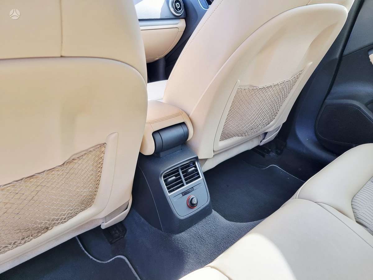 Audi A3, 1.6 l., Хэтчбек
