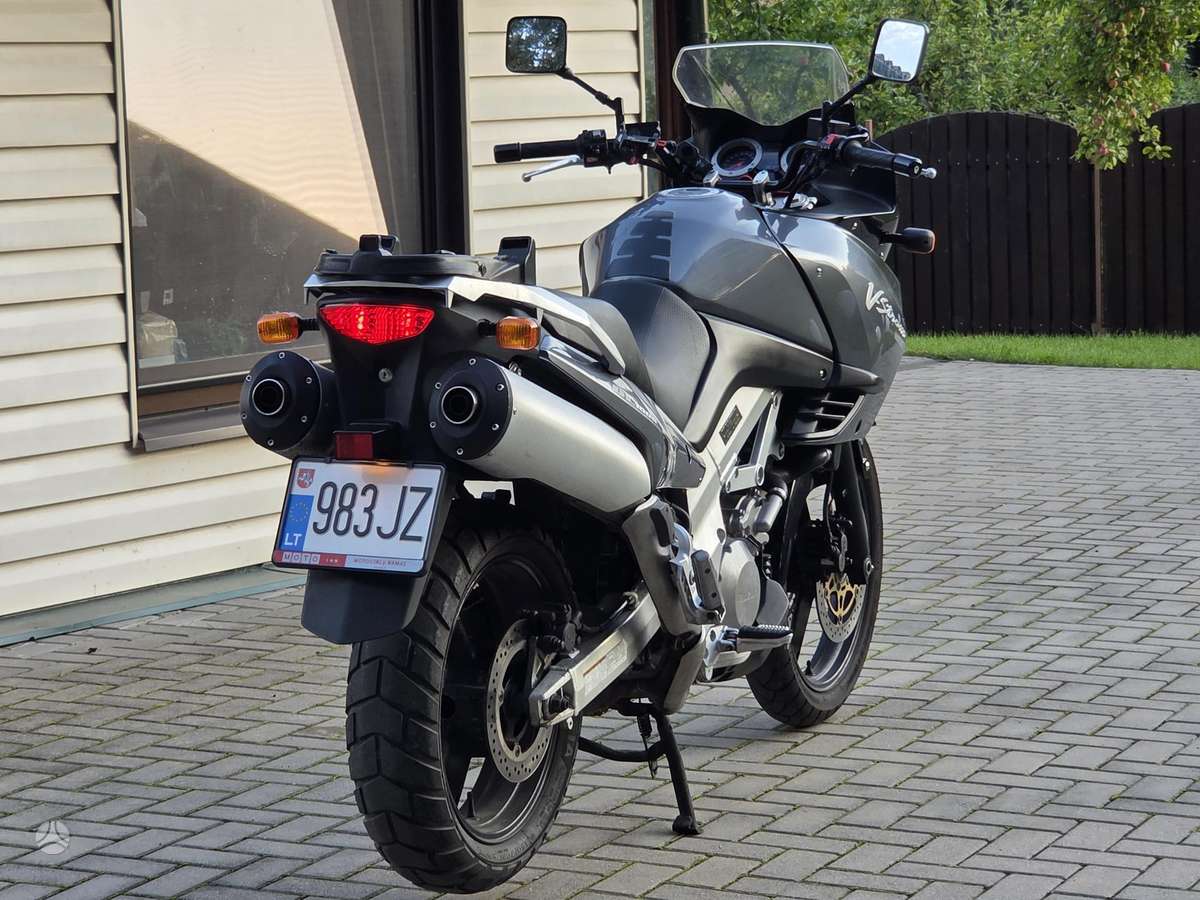 Suzuki DL (V-Strom) 1000cc, enduro / adventure