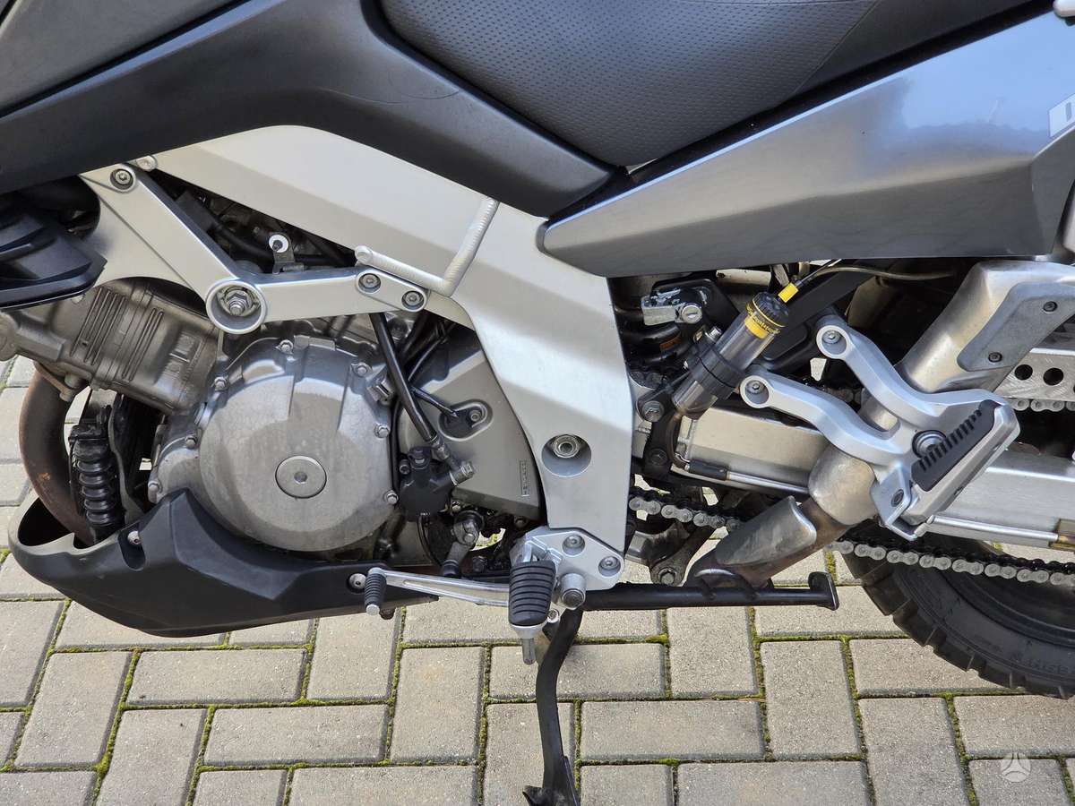 Suzuki DL (V-Strom) 1000cc, enduro / adventure