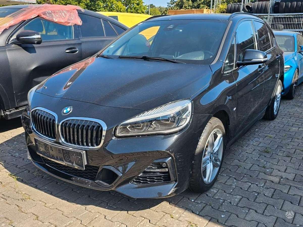 BMW 218, 2.0 l., hatchback
