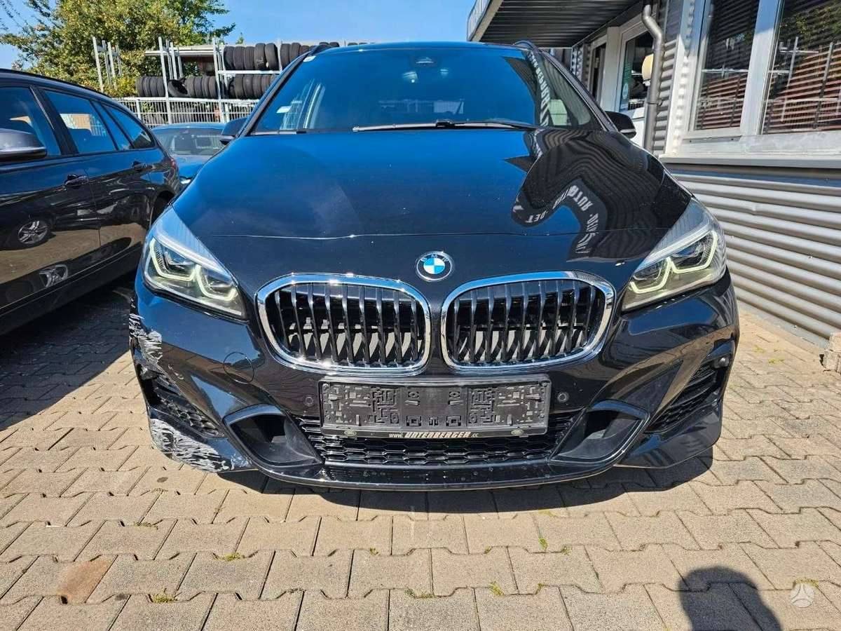 BMW 218, 2.0 l., hatchback