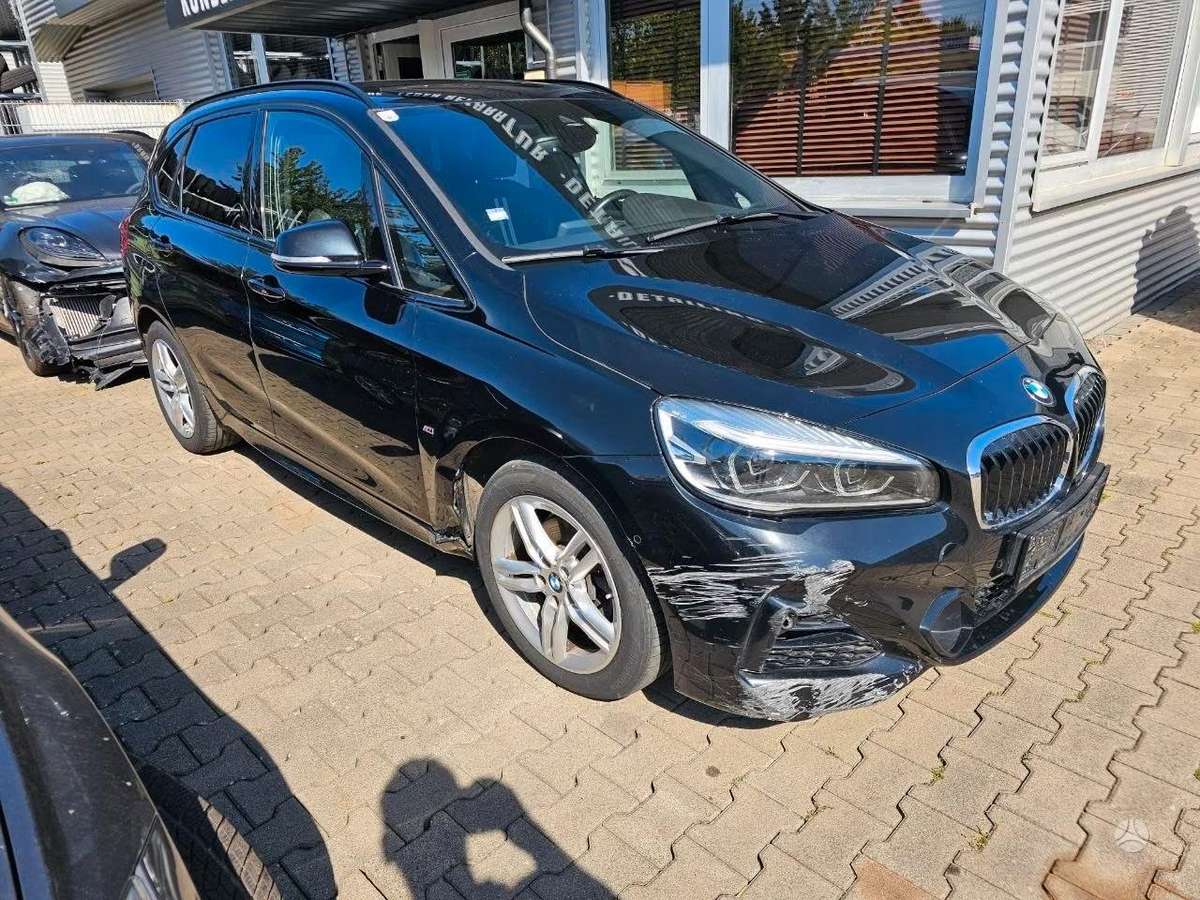 BMW 218, 2.0 l., hatchback