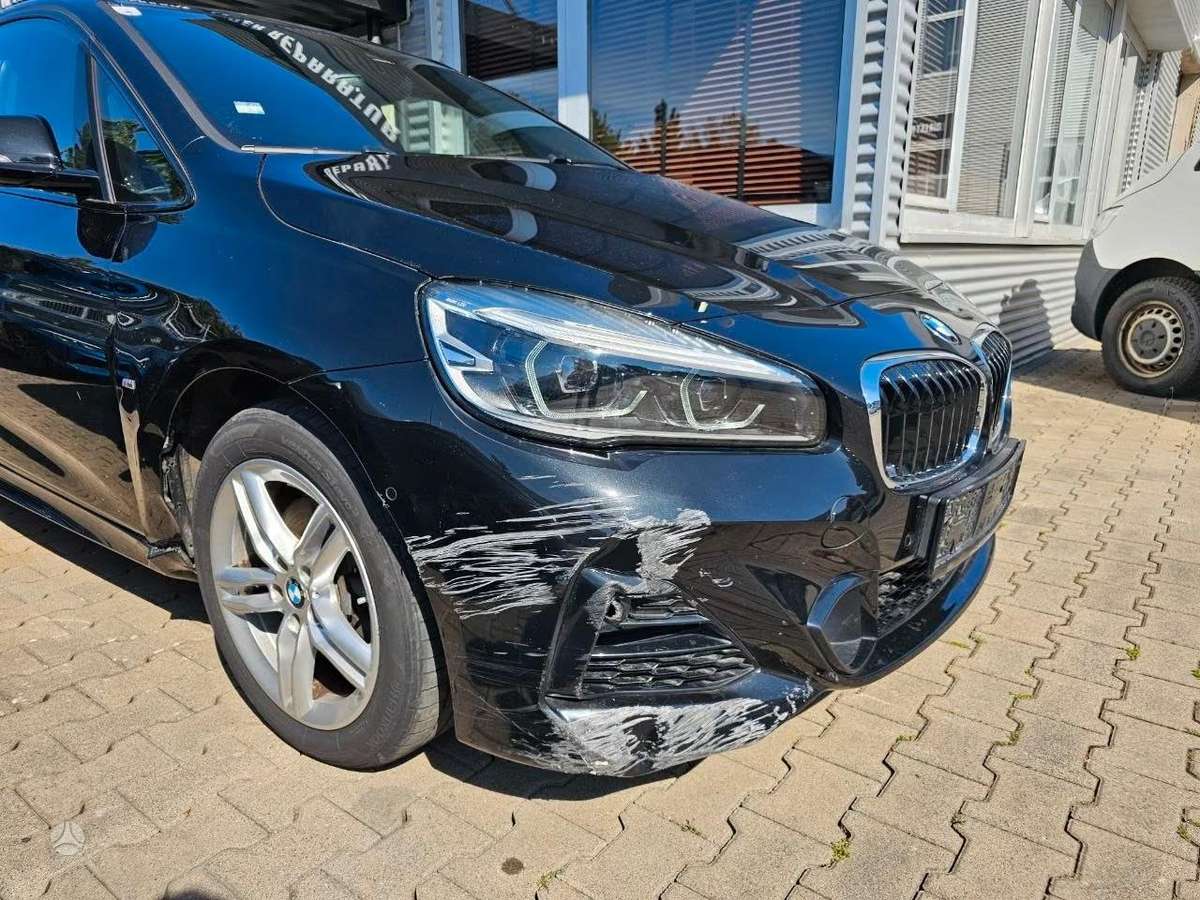 BMW 218, 2.0 l., hatchback