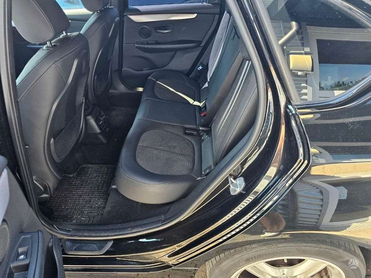 BMW 218, 2.0 l., hatchback