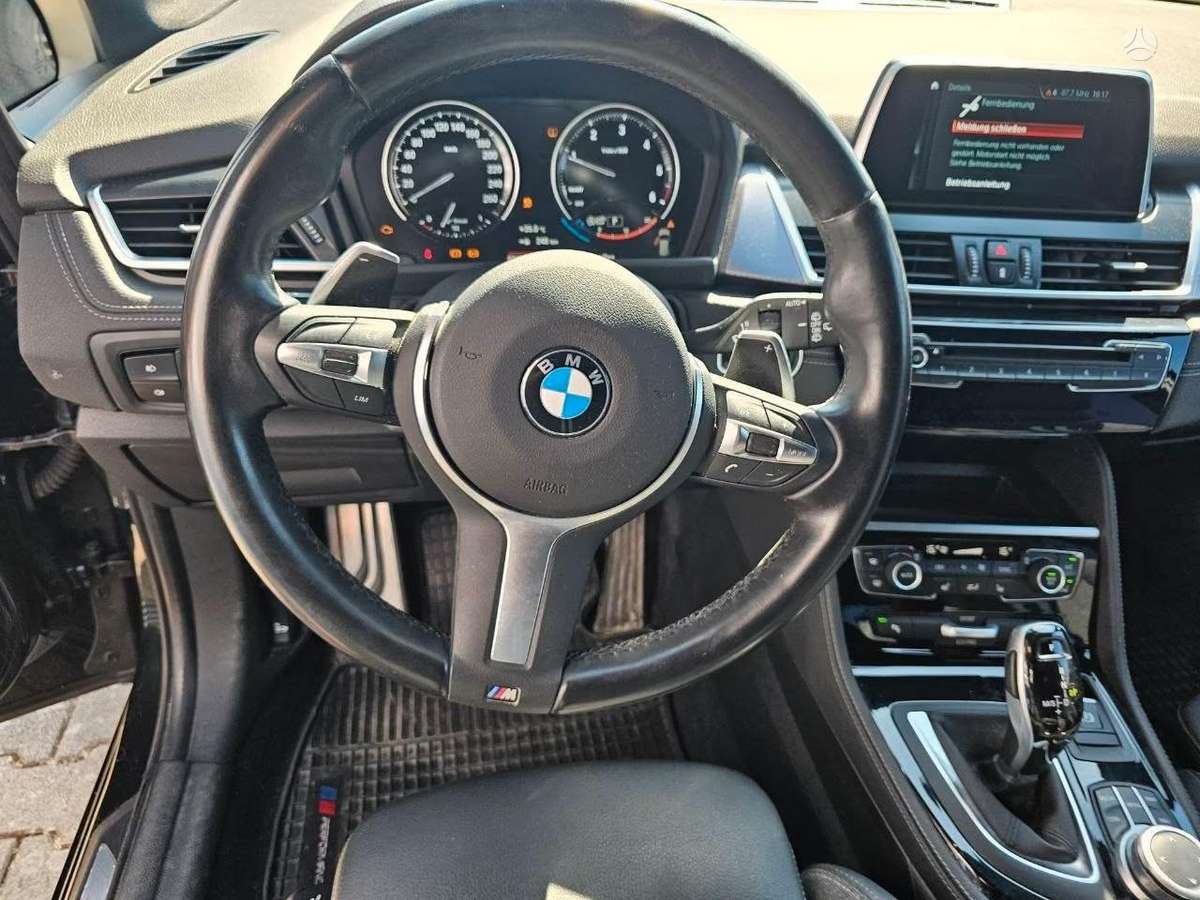 BMW 218, 2.0 l., hatchback