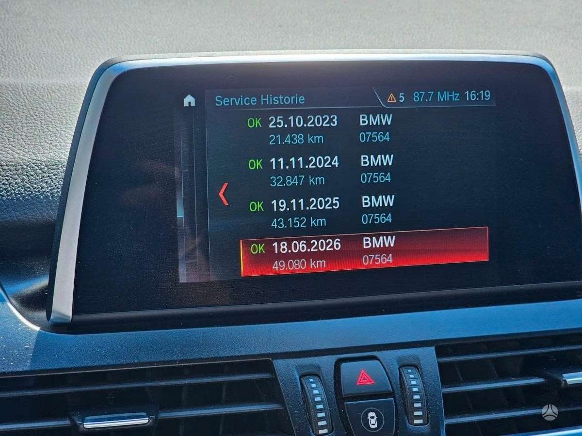 BMW 218, 2.0 l., hatchback