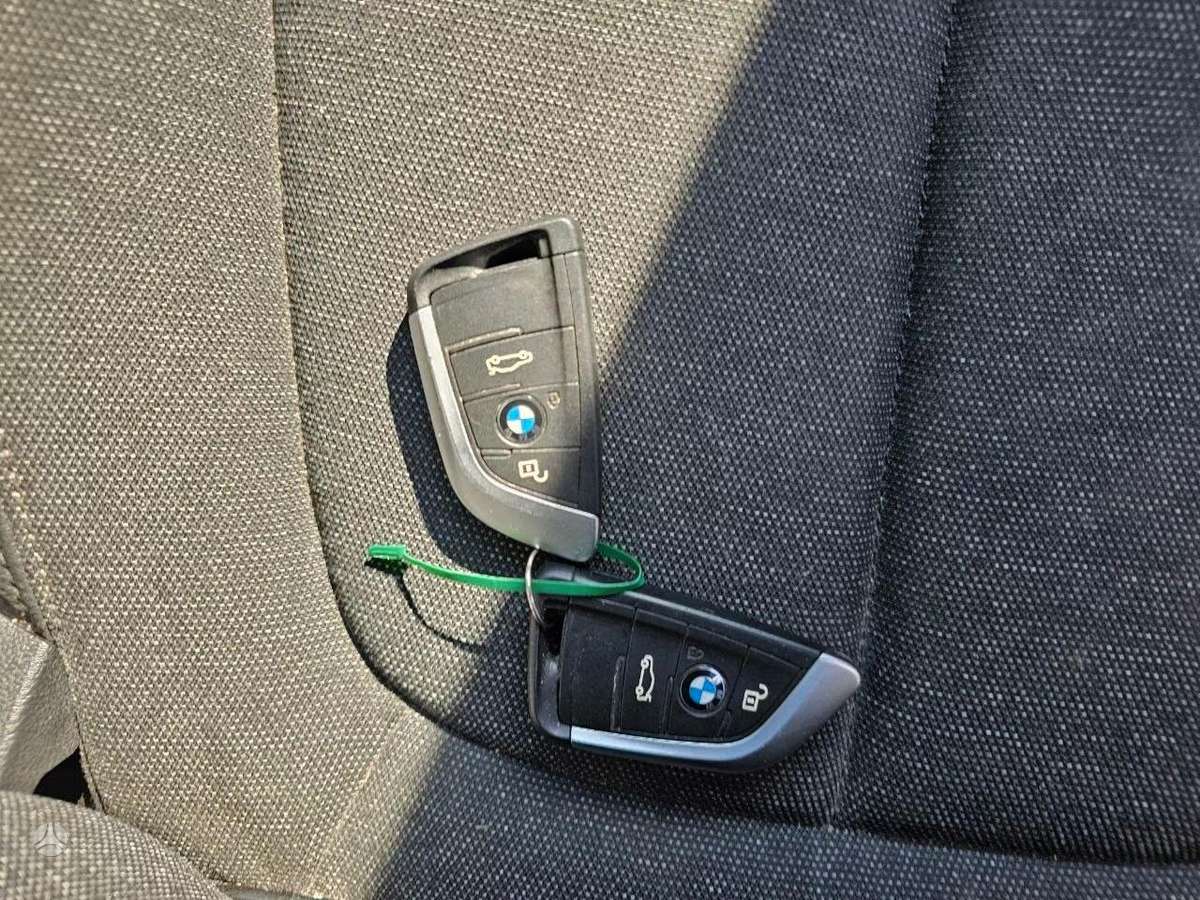 BMW 218, 2.0 l., hatchback