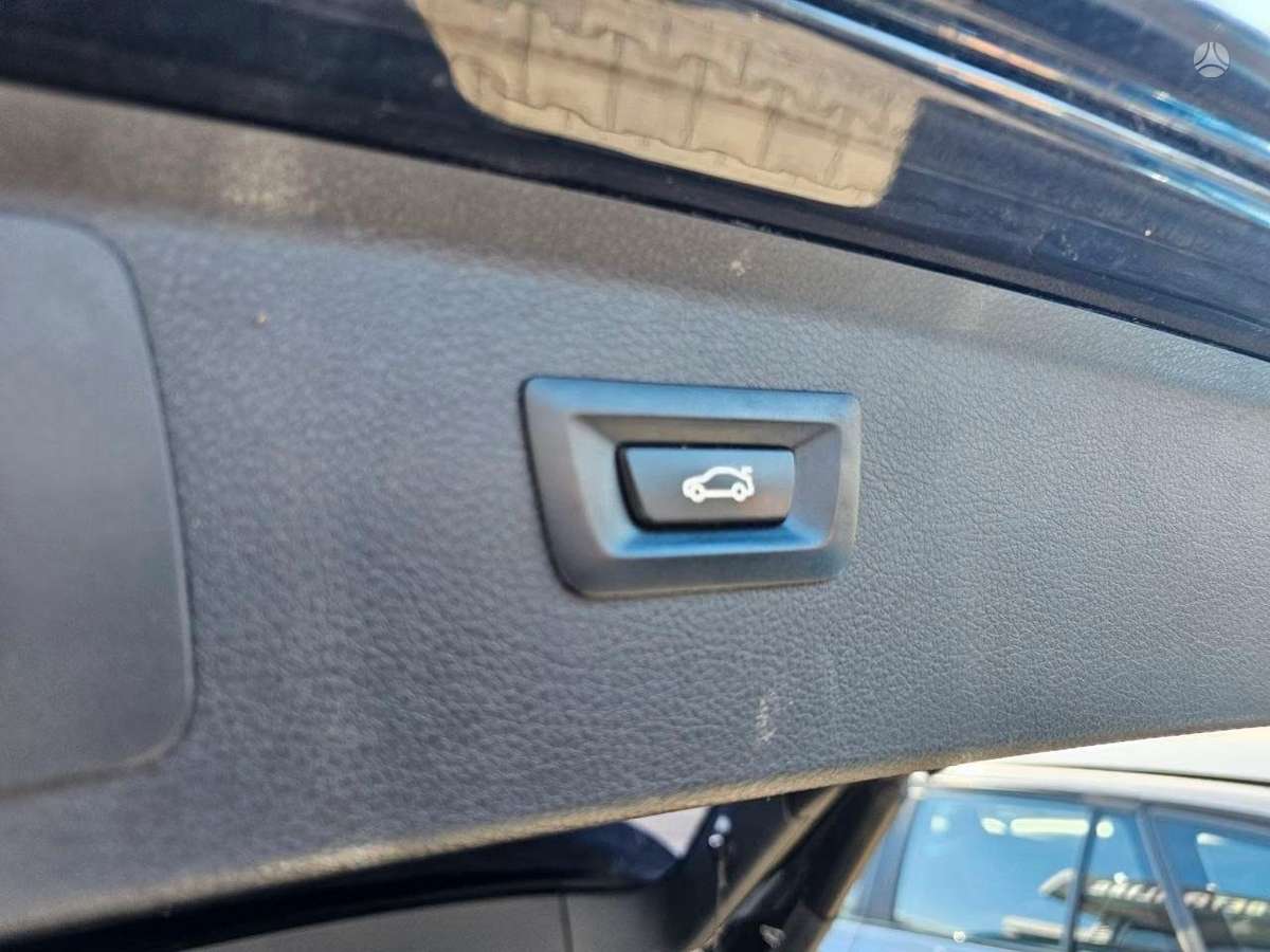 BMW 218, 2.0 l., hatchback