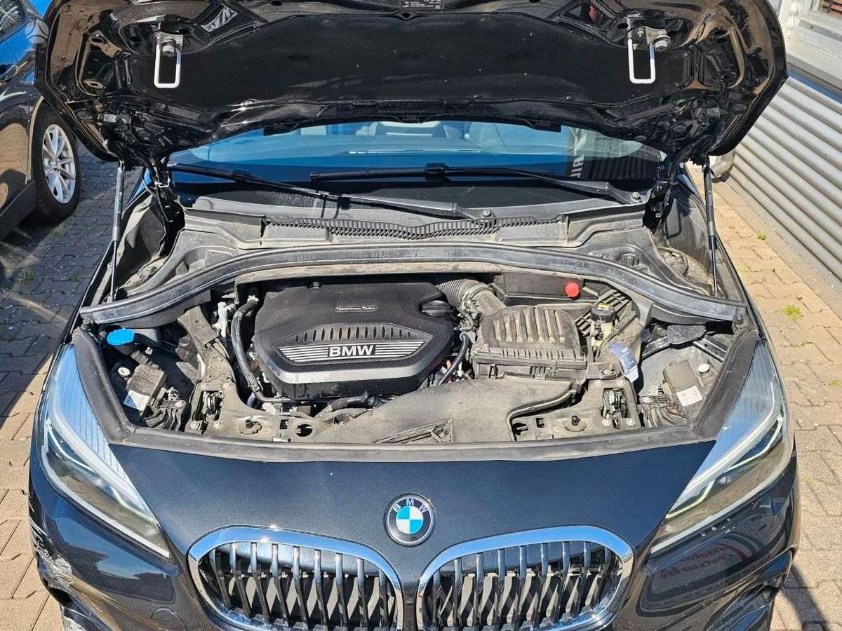 BMW 218, 2.0 l., hatchback