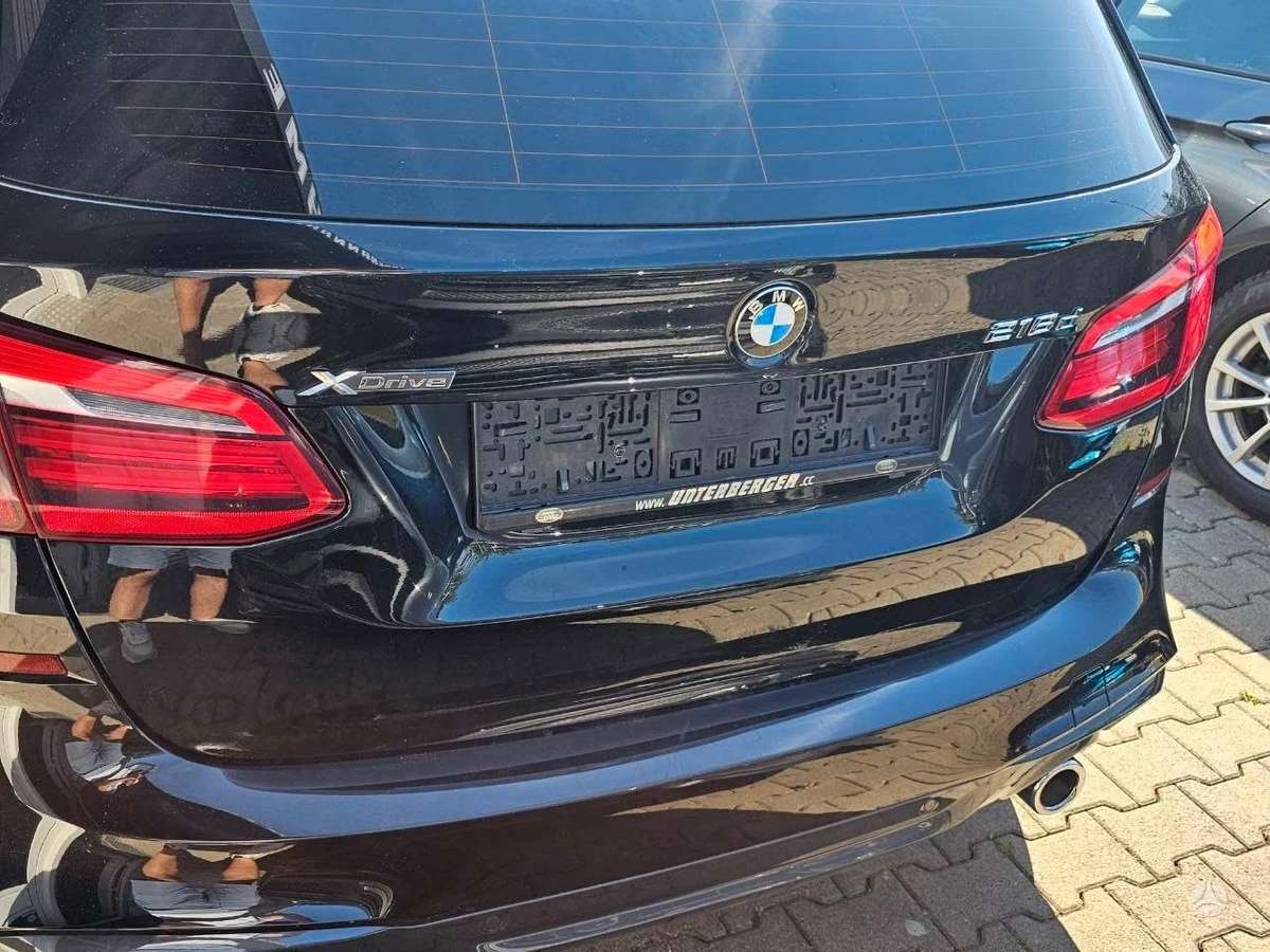 BMW 218, 2.0 l., hatchback