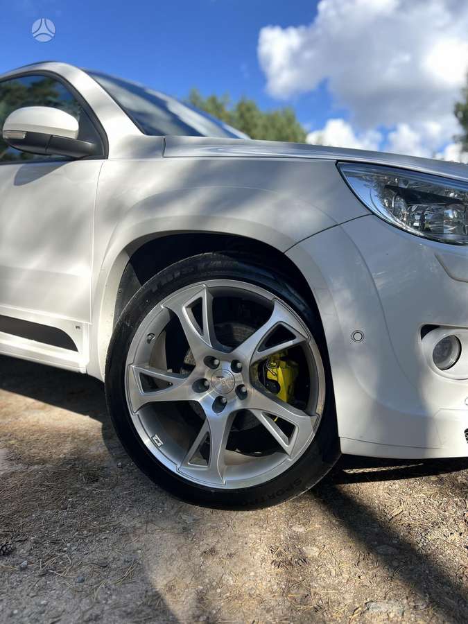 Volkswagen Tiguan - 10