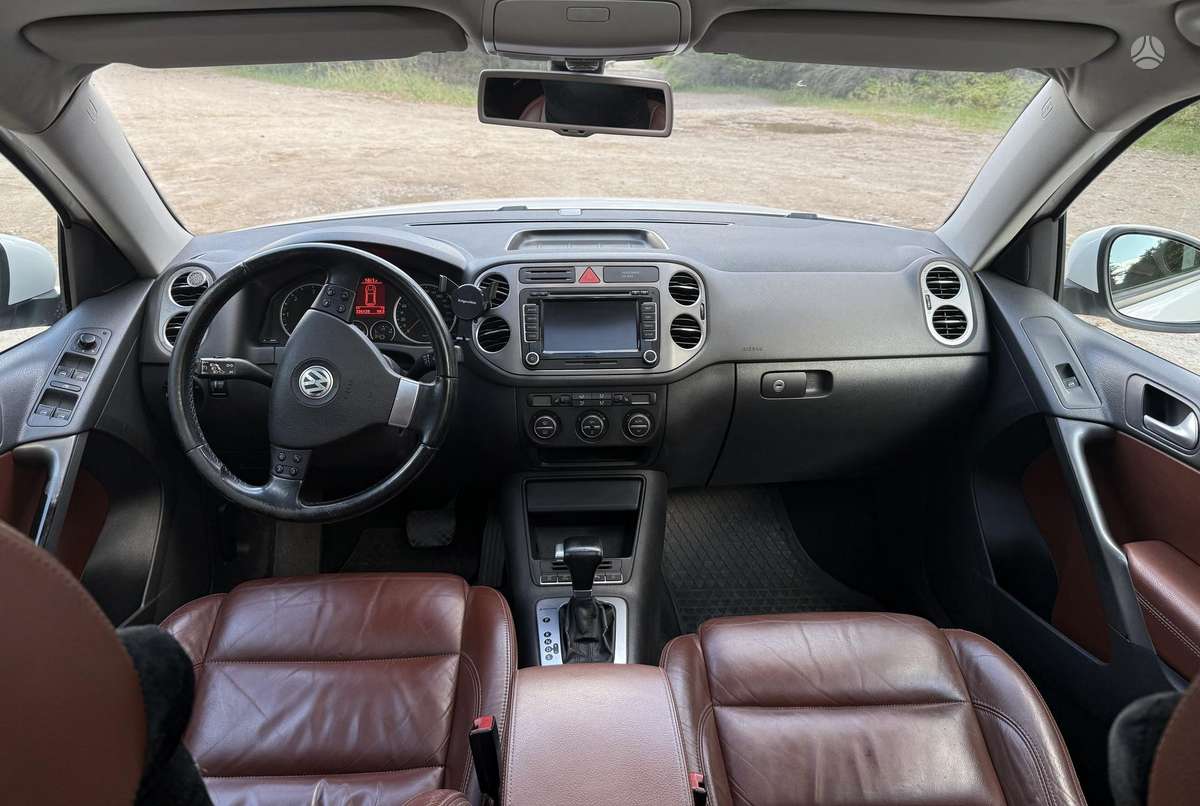 Volkswagen Tiguan - 11