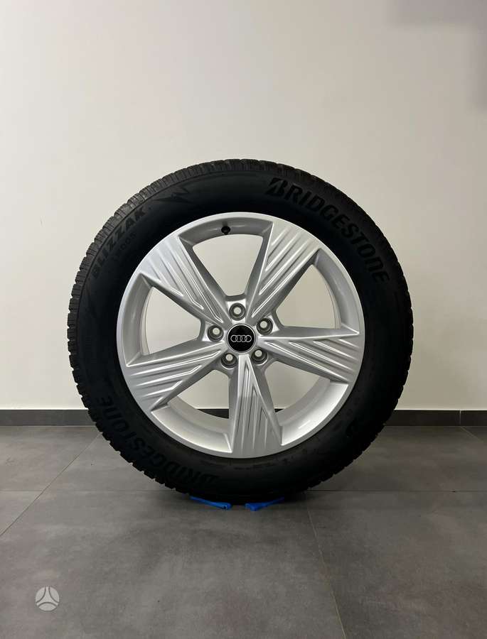 Audi Q4 E-TRON original su padangom, light alloy, R19