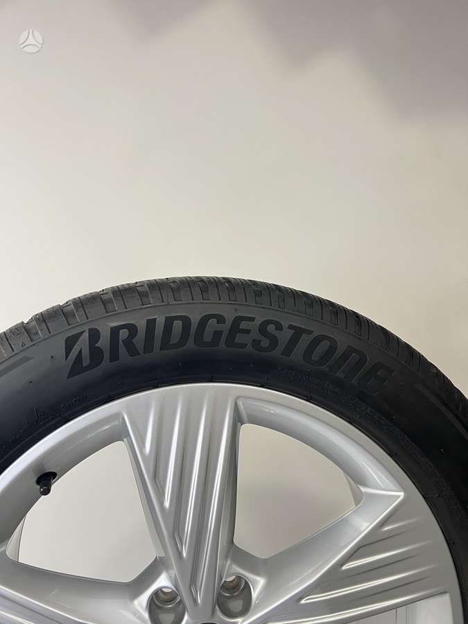 Audi Q4 E-TRON original su padangom, light alloy, R19
