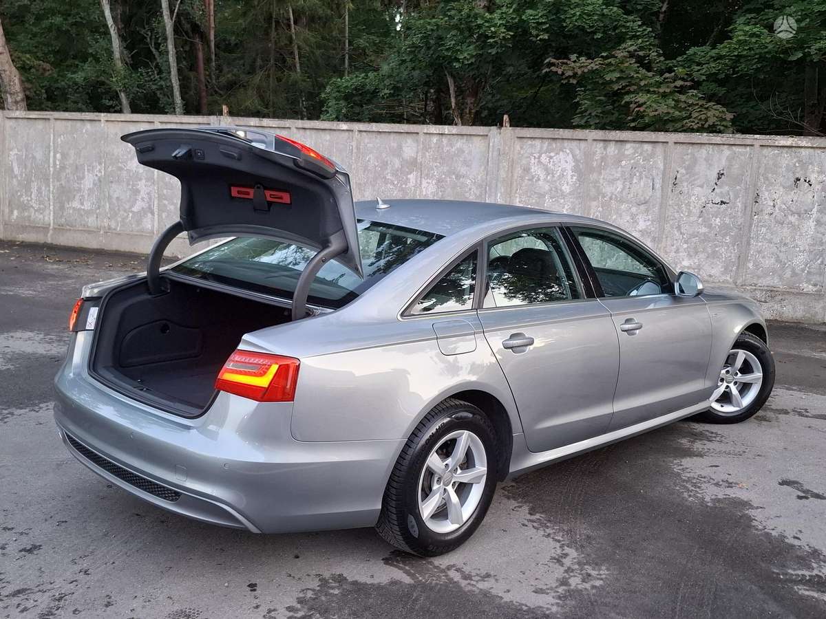 Audi A6, 2.0 l., Седан
