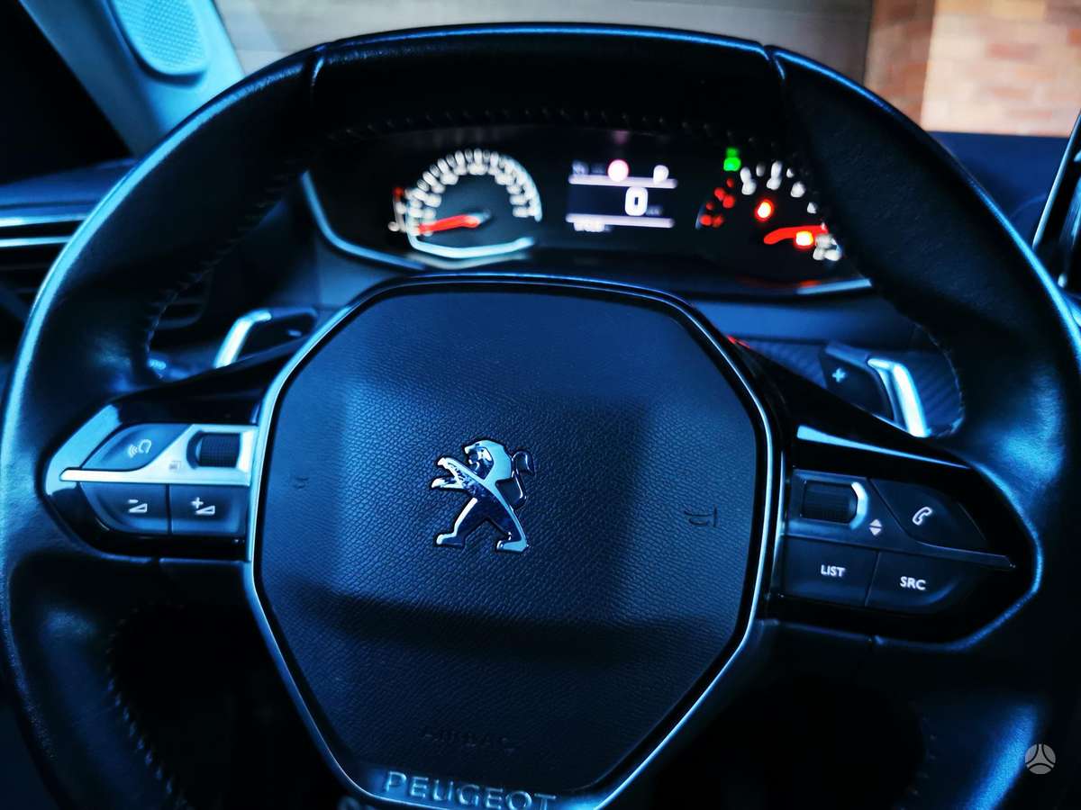 Peugeot 2008 - 11