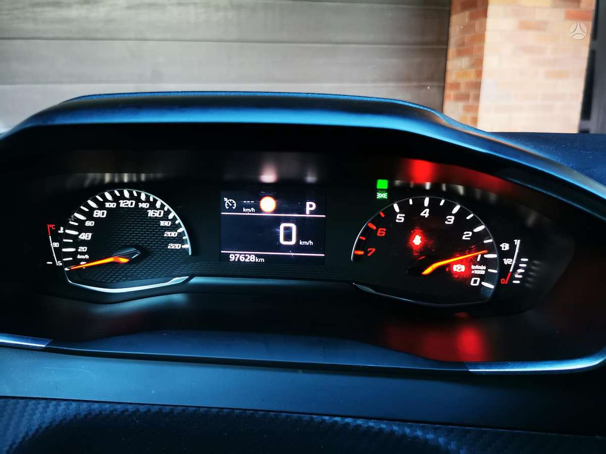 Peugeot 2008 - 10