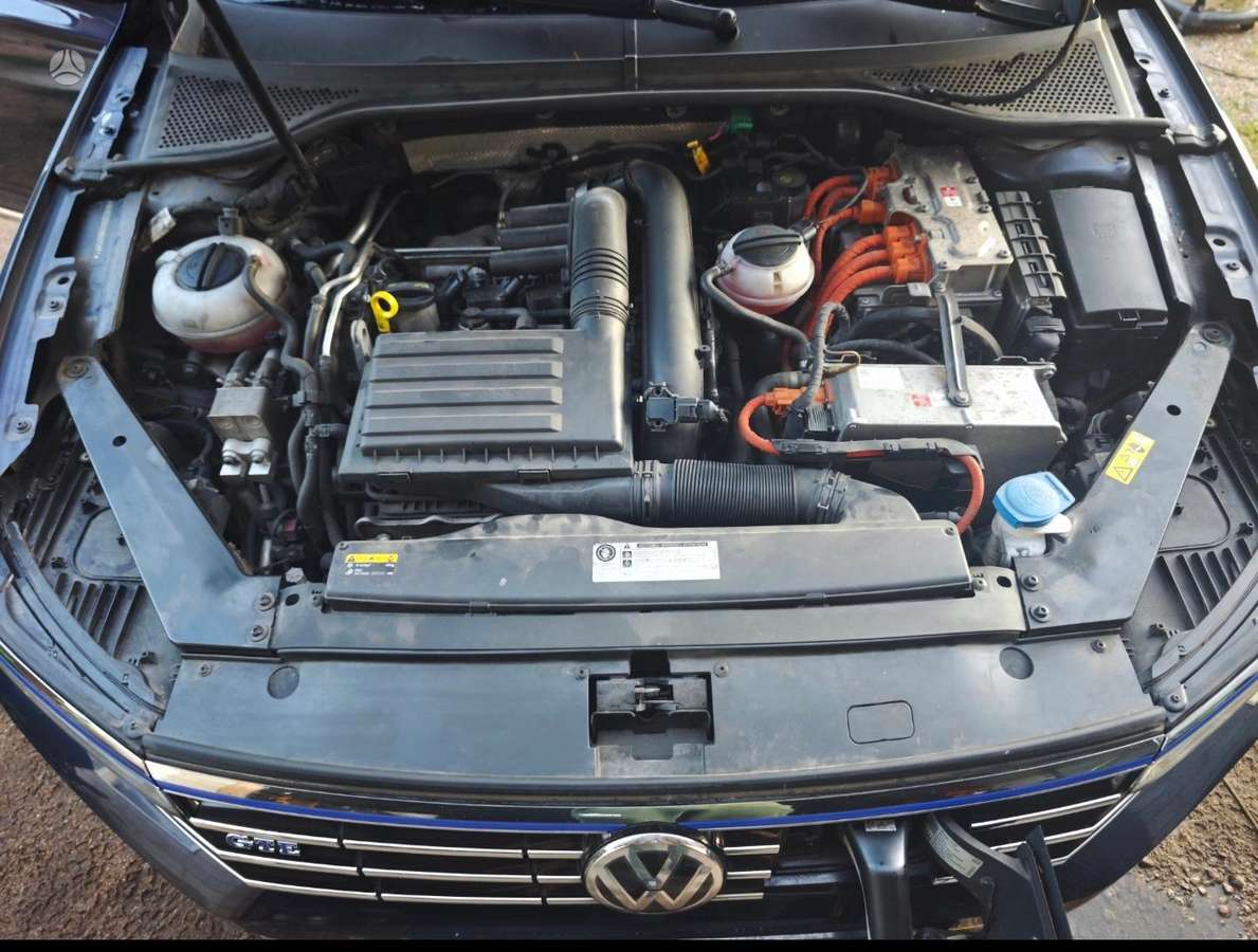 Volkswagen Passat - 8