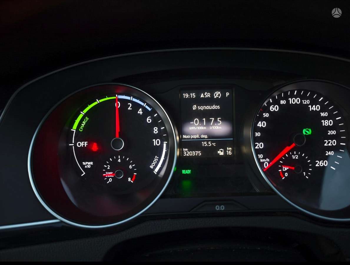 Volkswagen Passat - 9