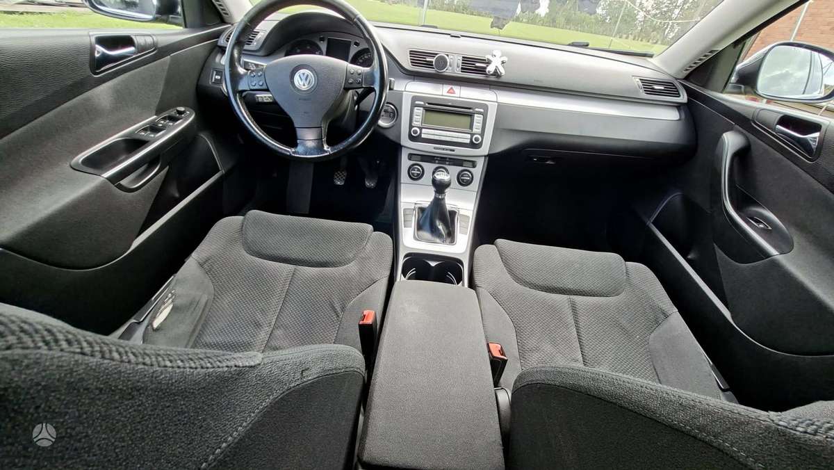 Volkswagen Passat - 8