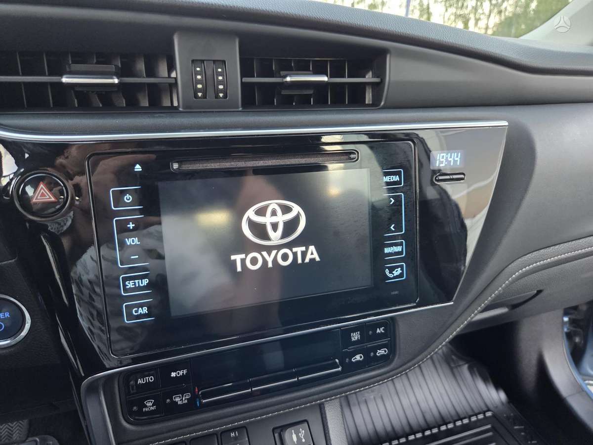 Toyota Auris - 11