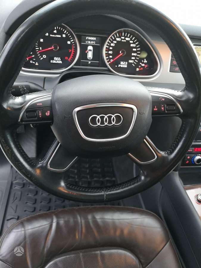 Audi Q7, 3.0 l., off-road / crossover