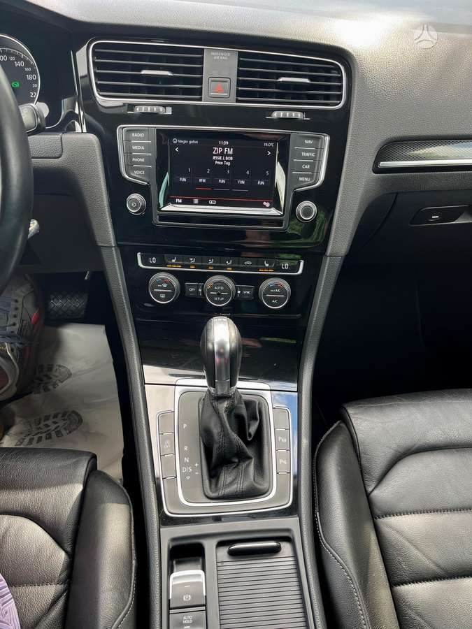 Volkswagen Golf, 1.2 l., hatchback