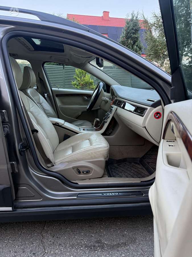 Volvo XC70, 3.2 l., Универсал