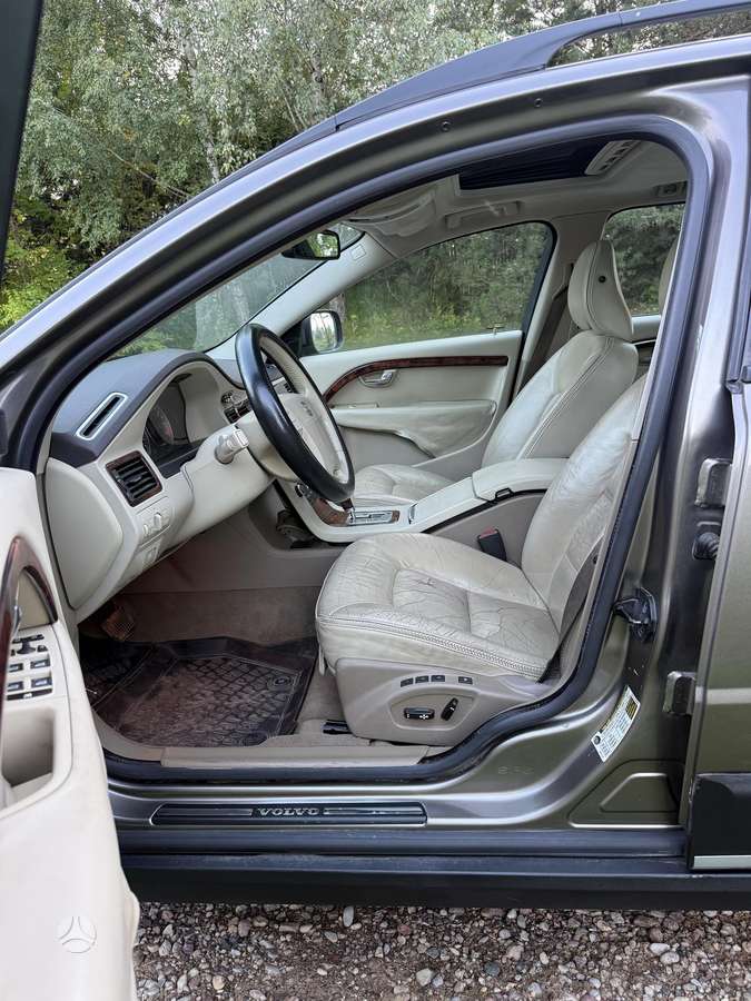 Volvo XC70, 3.2 l., Универсал