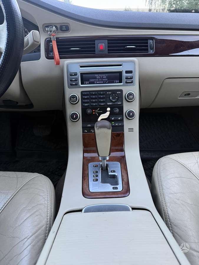 Volvo XC70, 3.2 l., Универсал