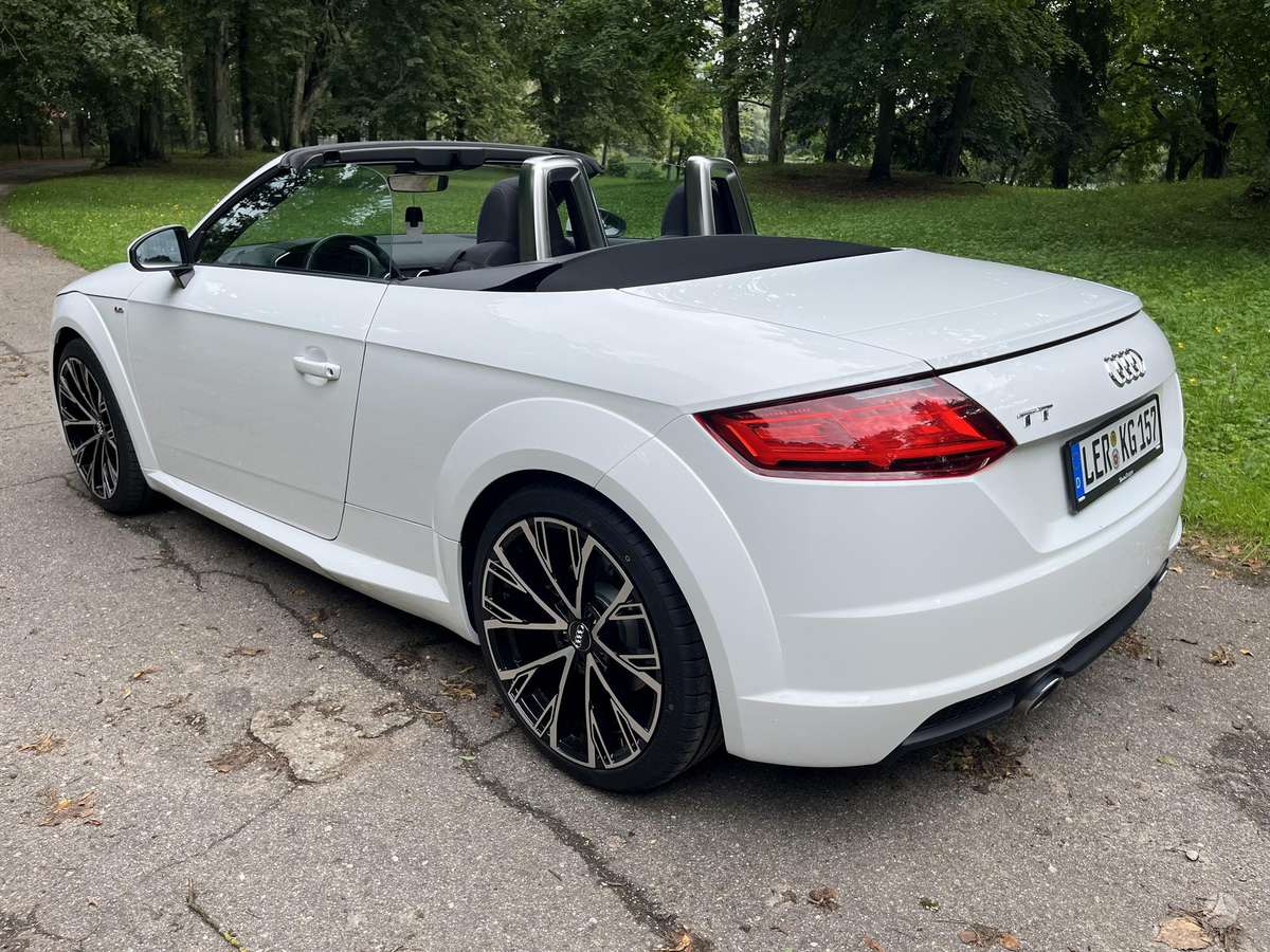 Audi TT, 2.0 l., convertible