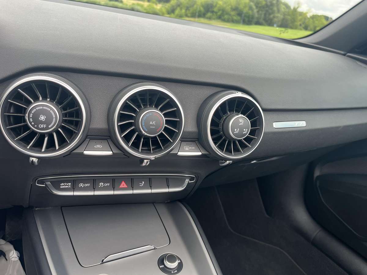 Audi TT, 2.0 l., convertible