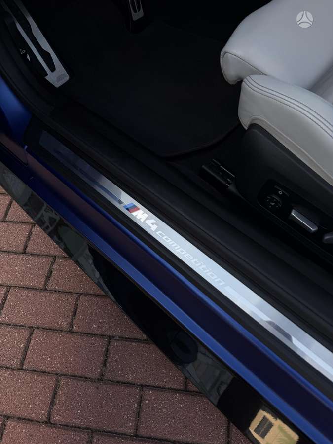BMW M4, 3.0 l., coupe