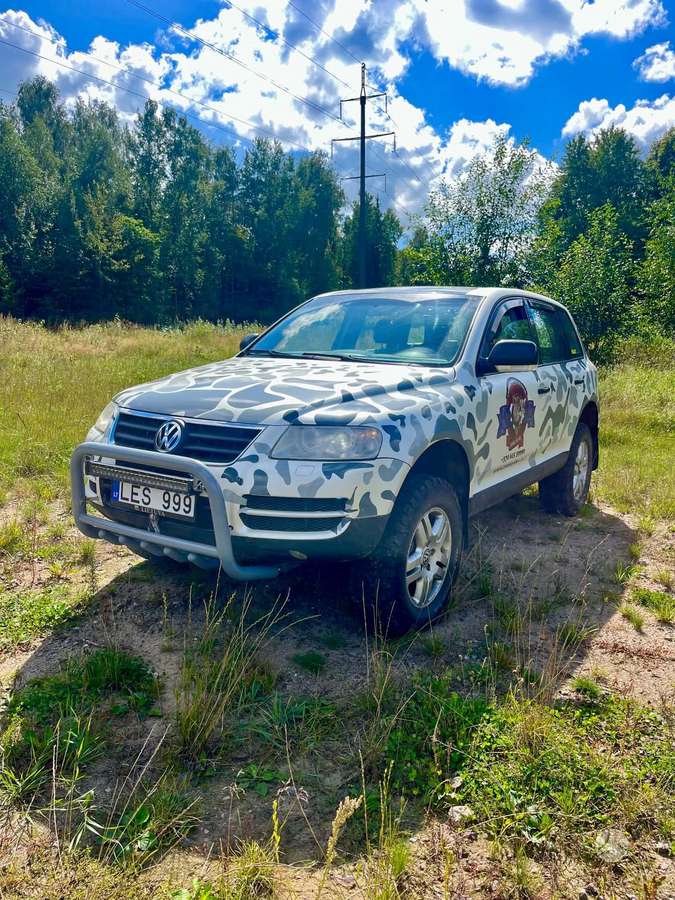 Volkswagen Touareg - 2
