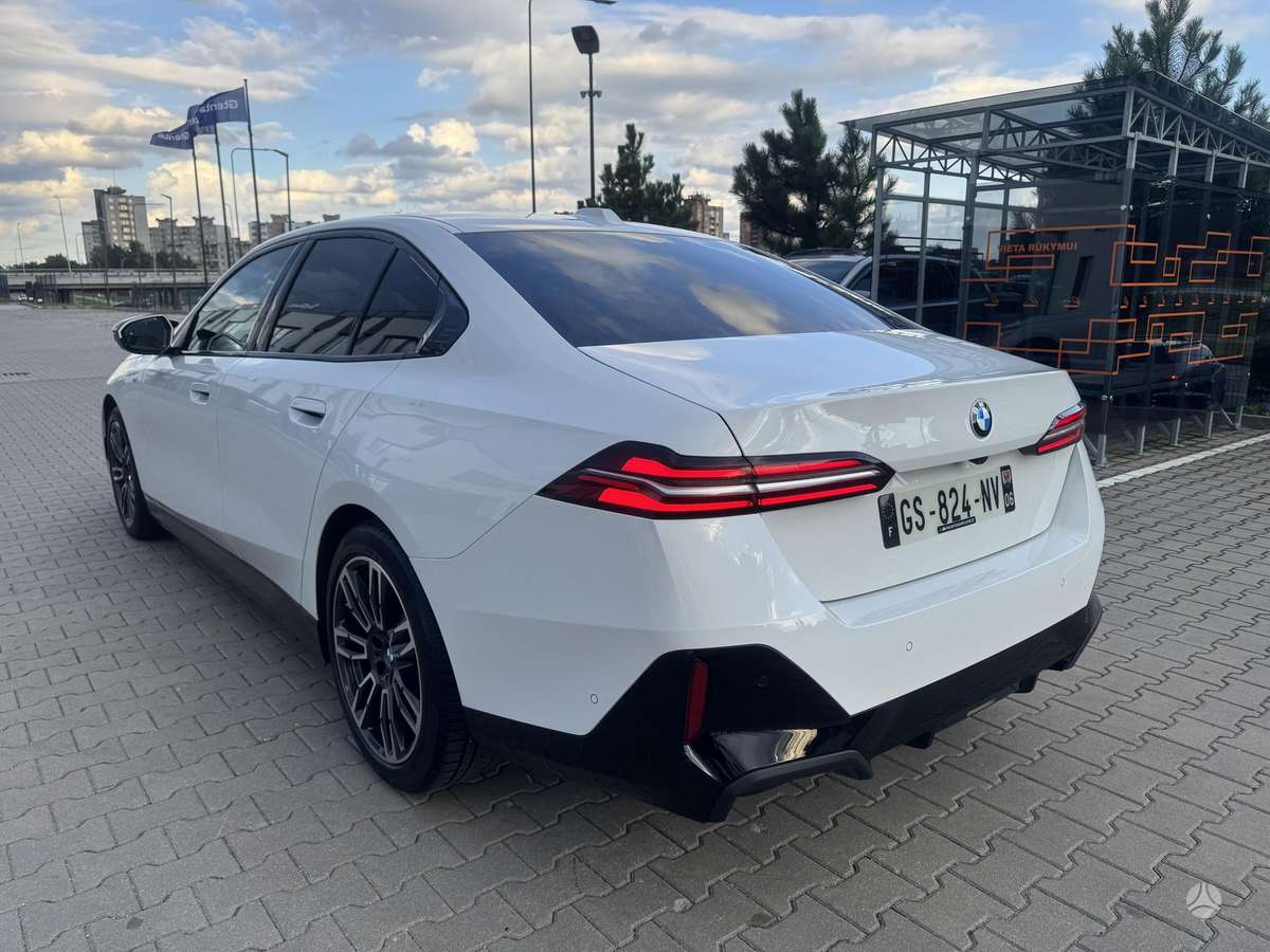BMW 520, 2.0 l., Седан