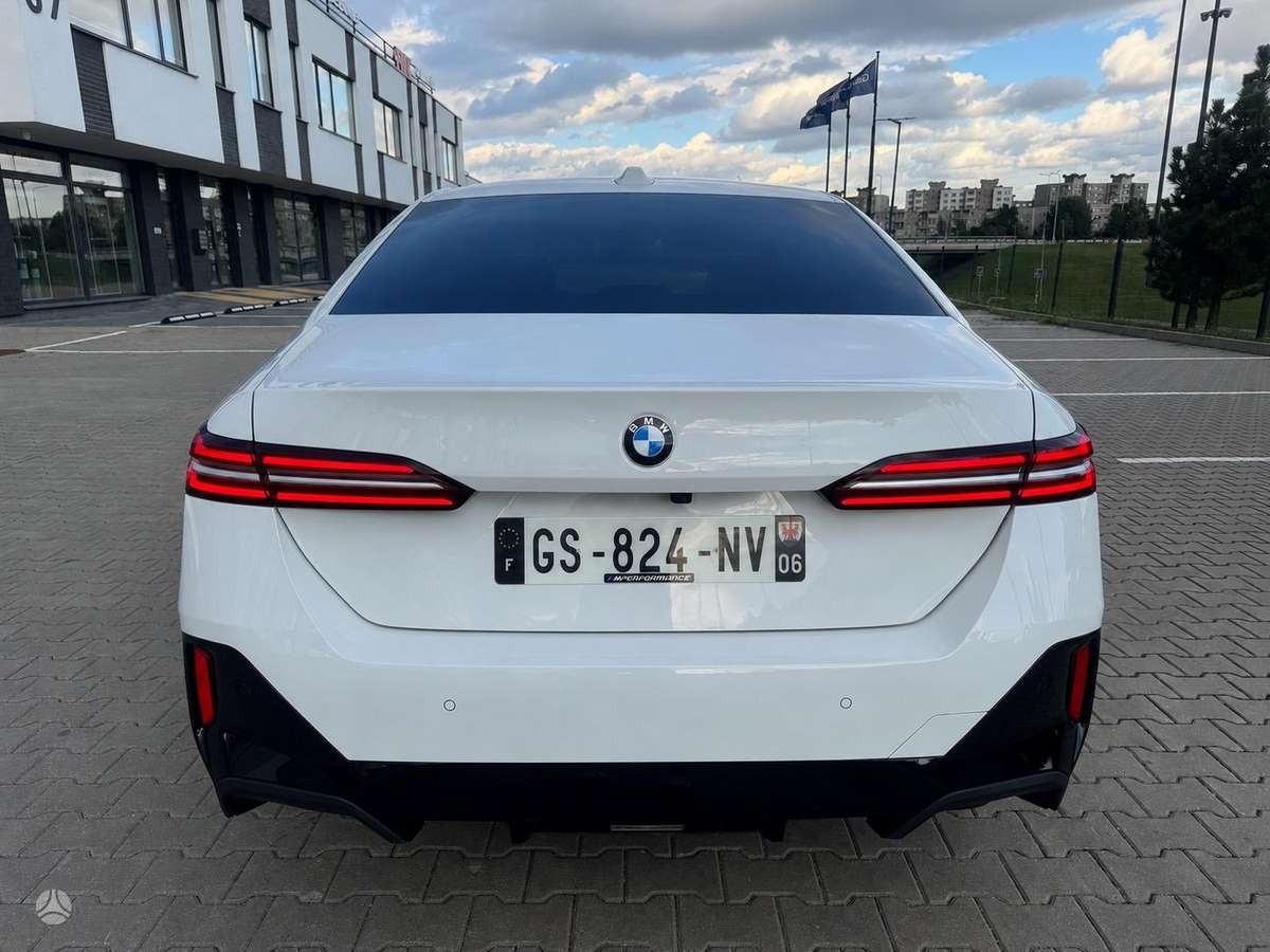 BMW 520, 2.0 l., Седан