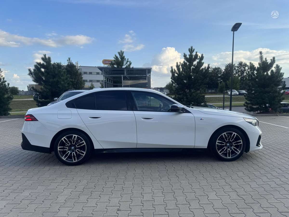 BMW 520, 2.0 l., Седан
